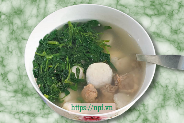 Canh khoai sọ rau muống